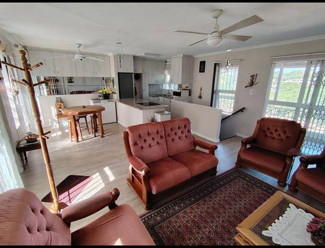 2 BEDROOM TOWNHOUSE FOR SALE IN SUNNINGDALE